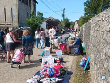Image Vide grenier (photo 1)