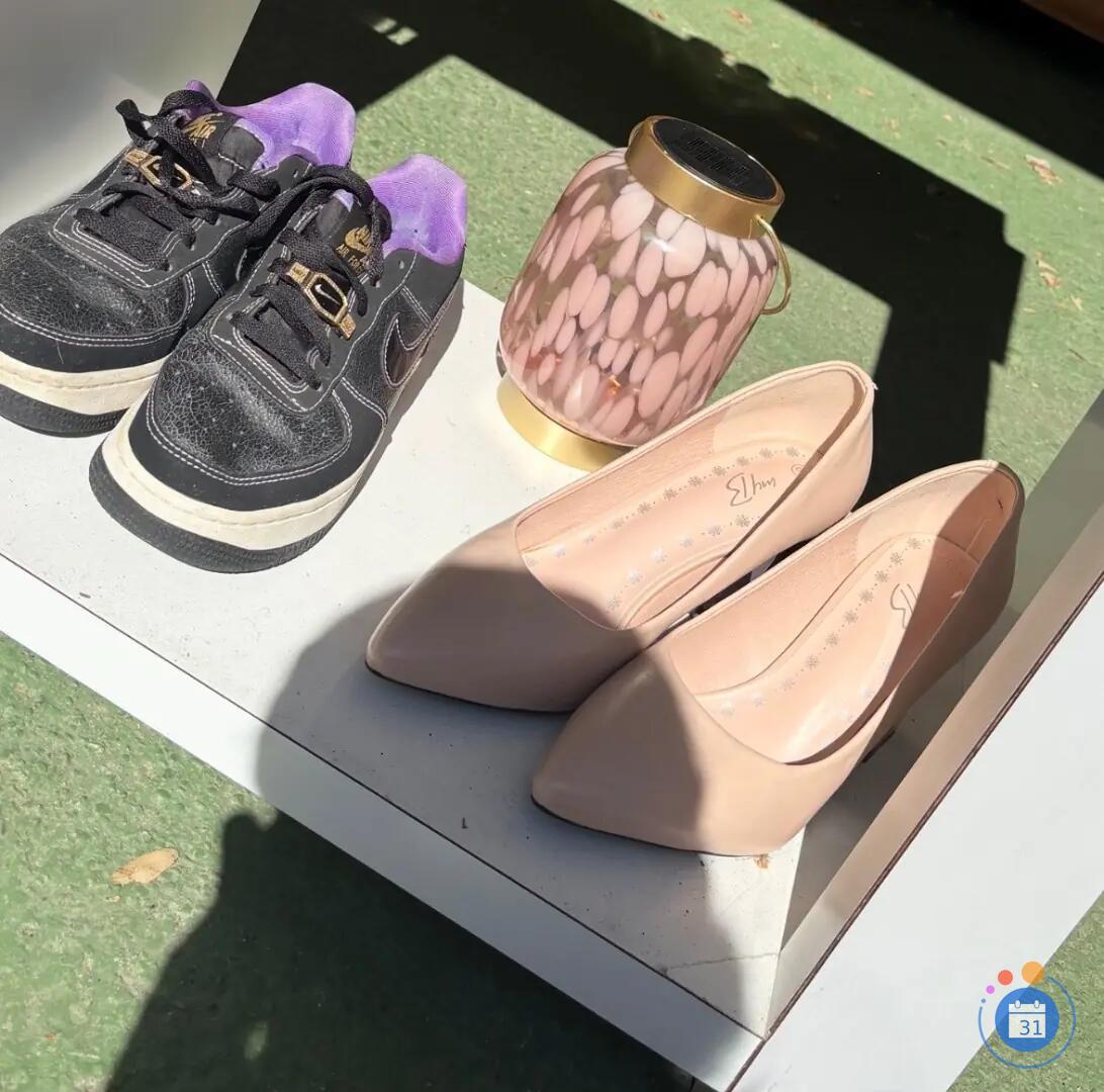 Image Pins, chaussure, habits, fève, décoration etc (photo 4)