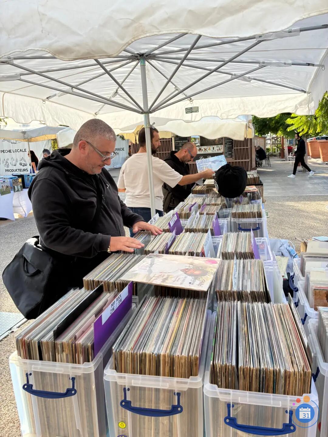 Image Vinyl Market Nice (photo 2)