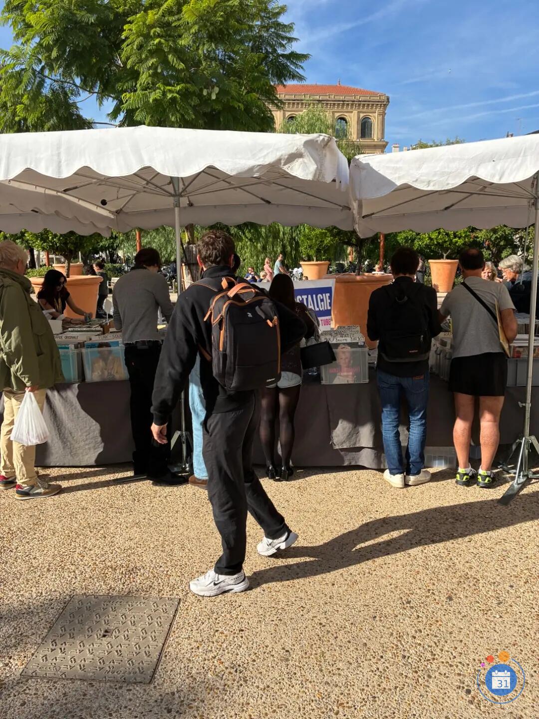 Image Vinyl Market Nice (photo 2)