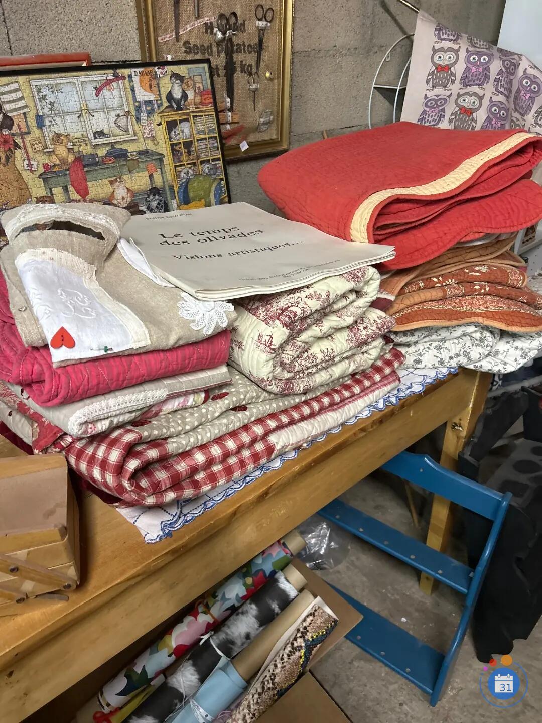 Image Spécial mercerie, couture. Boutons anciens, matériel de couture, dentelle… (photo 2)