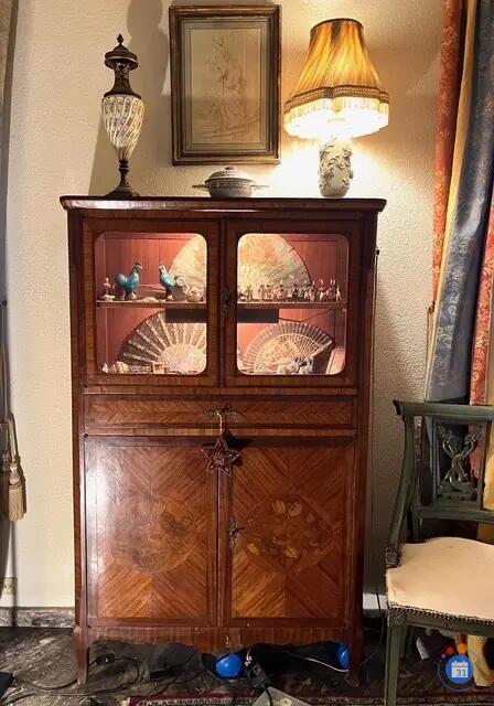 Image VIDE MAISON - Mobilier, sièges, tableaux, objets, lampes, vaisselle, vêtements… (photo 4)