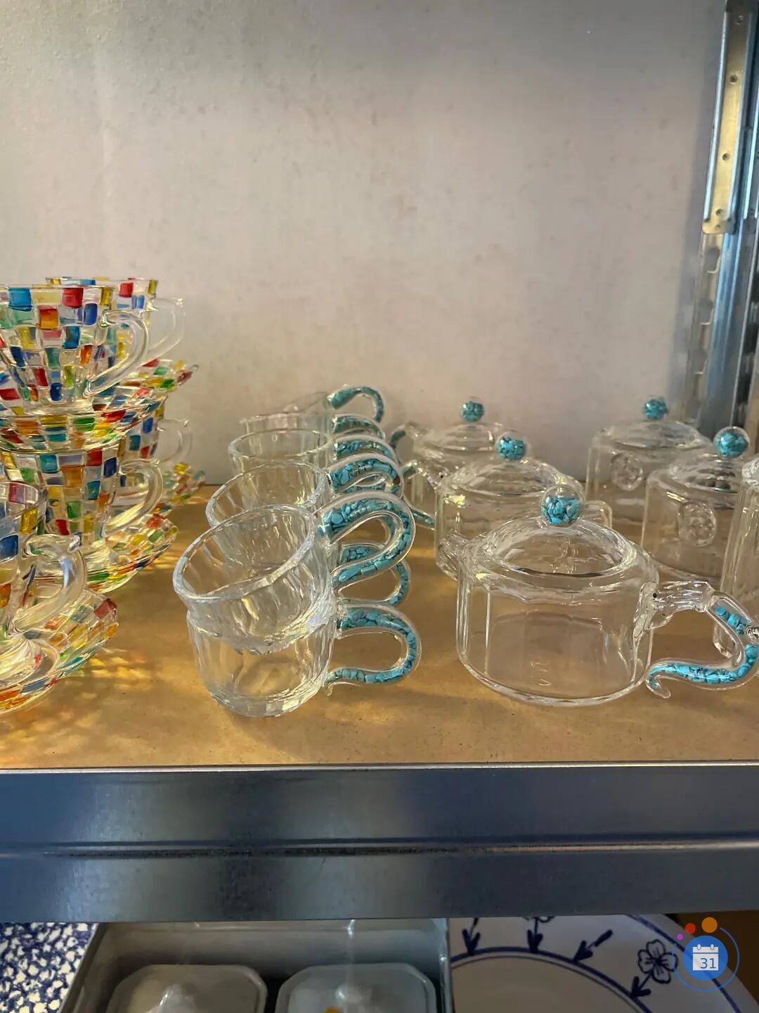 Image CHACUN TROUVE SON BONHEUR - DE 1€ AUX BELLES PIÈCES, DES CENTAINES D OBJETS (photo 4)