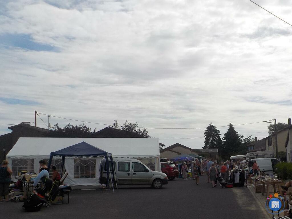 Image 17ème brocante vide grenier (photo 1)