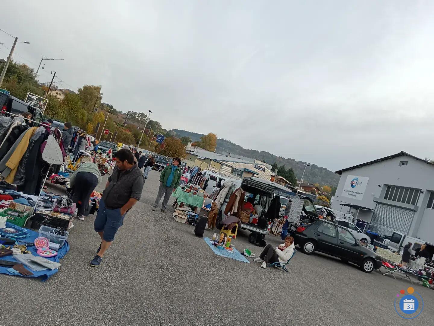 Image Vide grenier Christiane (photo 1)