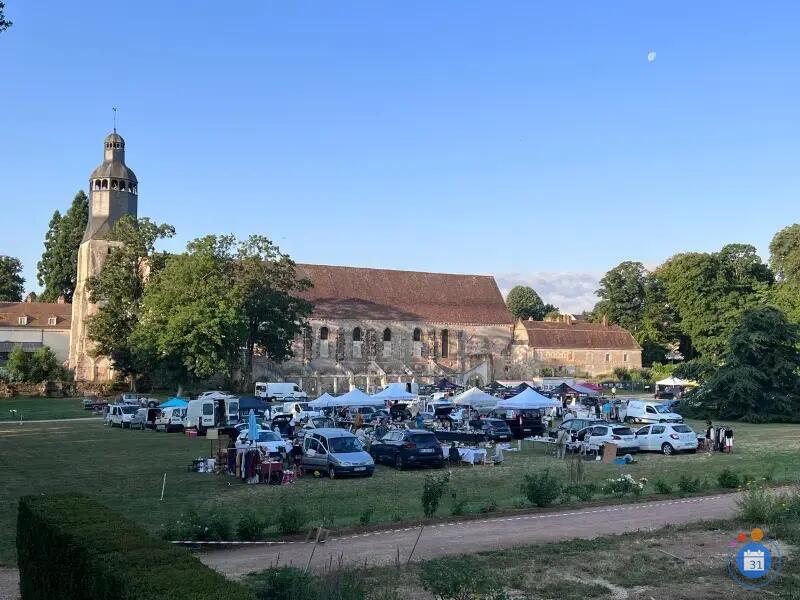 Image Brocante - vide grenier - salon du livre (photo 2)