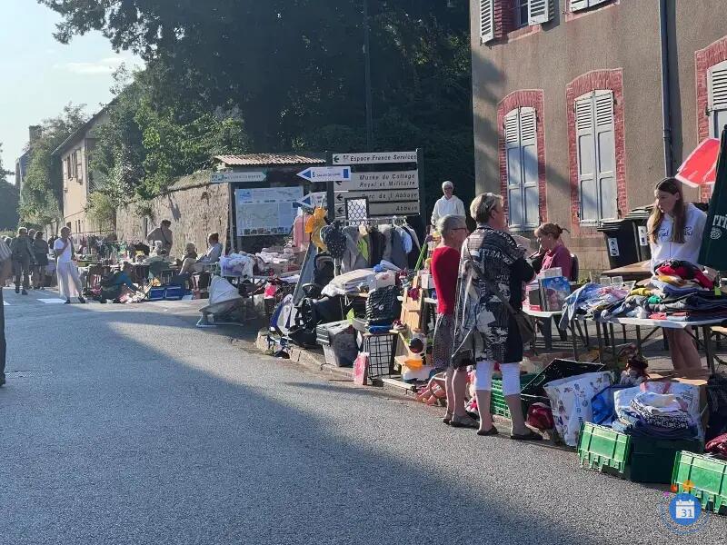 Image Brocante - vide grenier - salon du livre (photo 3)