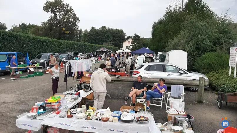 Image 22ème Marché aux puces et produits régionaux (photo 1)