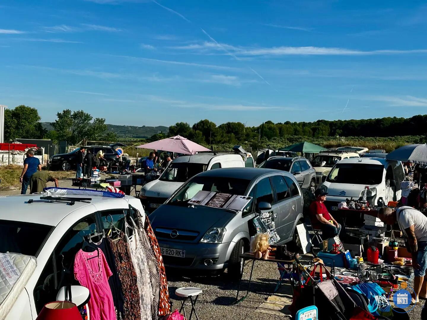 Image Vide - Grenier du dimanche Parking RELAIS DES CHASSEURS : nouvelle organisation (photo 3)