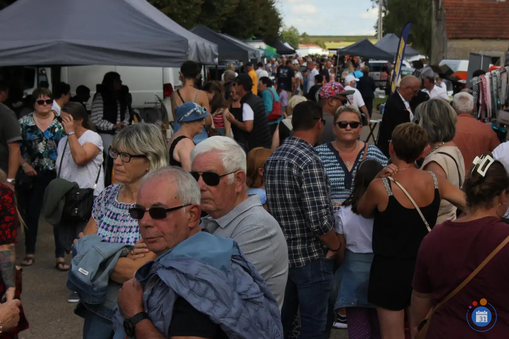 Image Foire brocante vide-greniers Terroir Artisanat (photo 1)