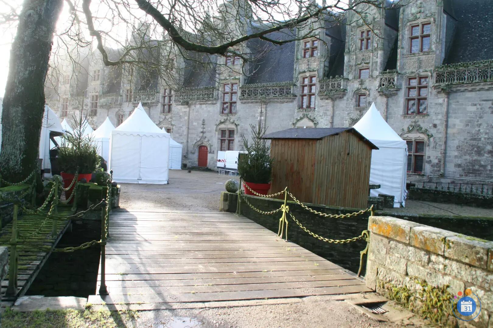Image Marché de Noel dans la cour du Château de JOSSELIN (photo 3)