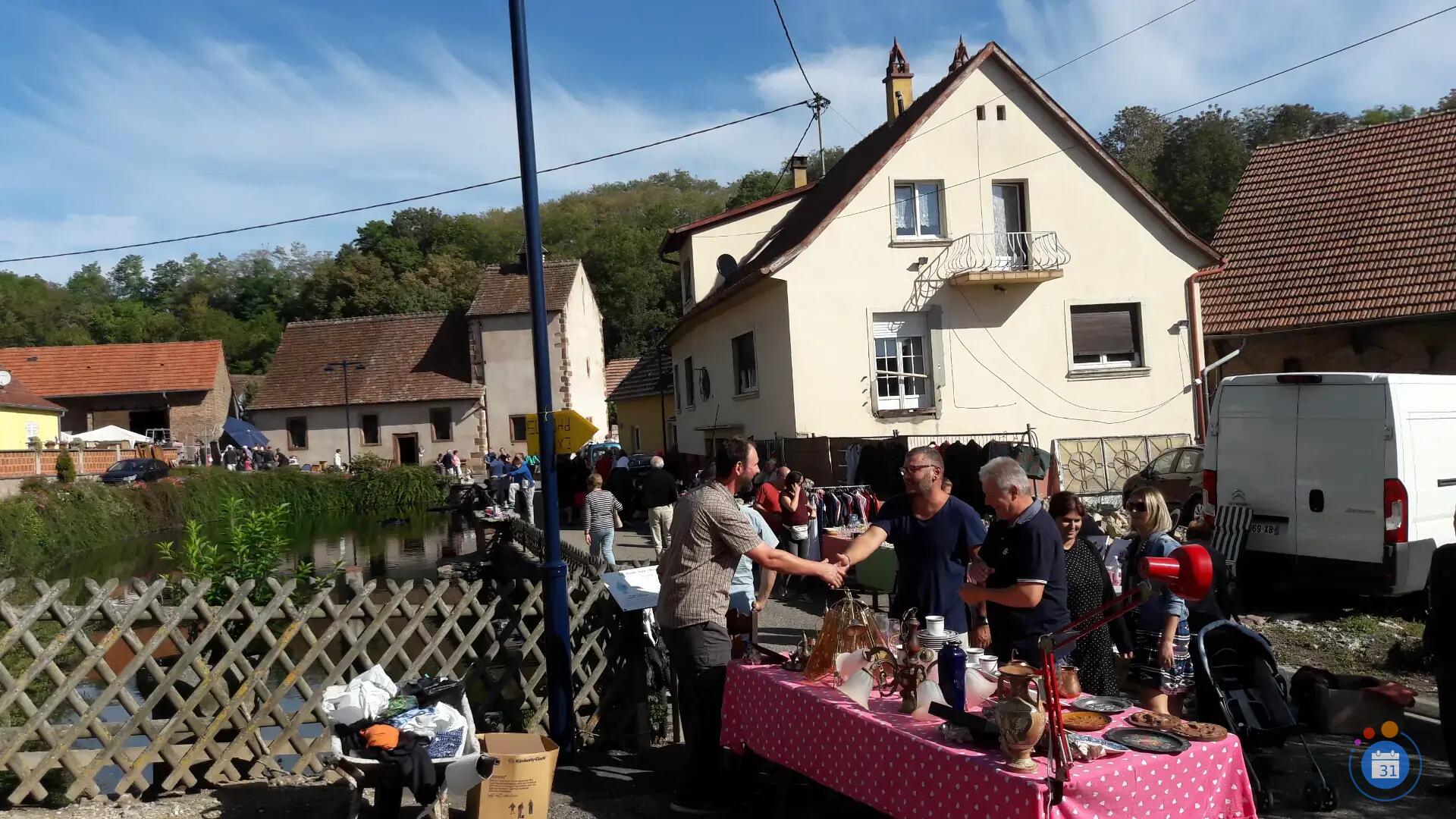 Image Marché aux Puces - Brocante - Vide grenier (photo 1)
