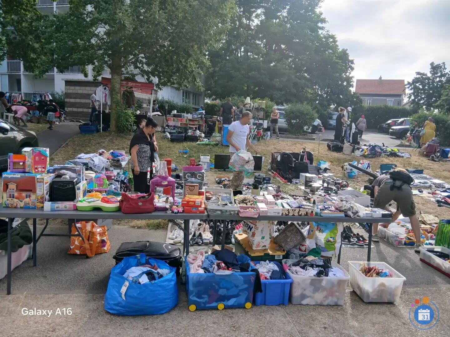 Image Vide grenier (photo 2)