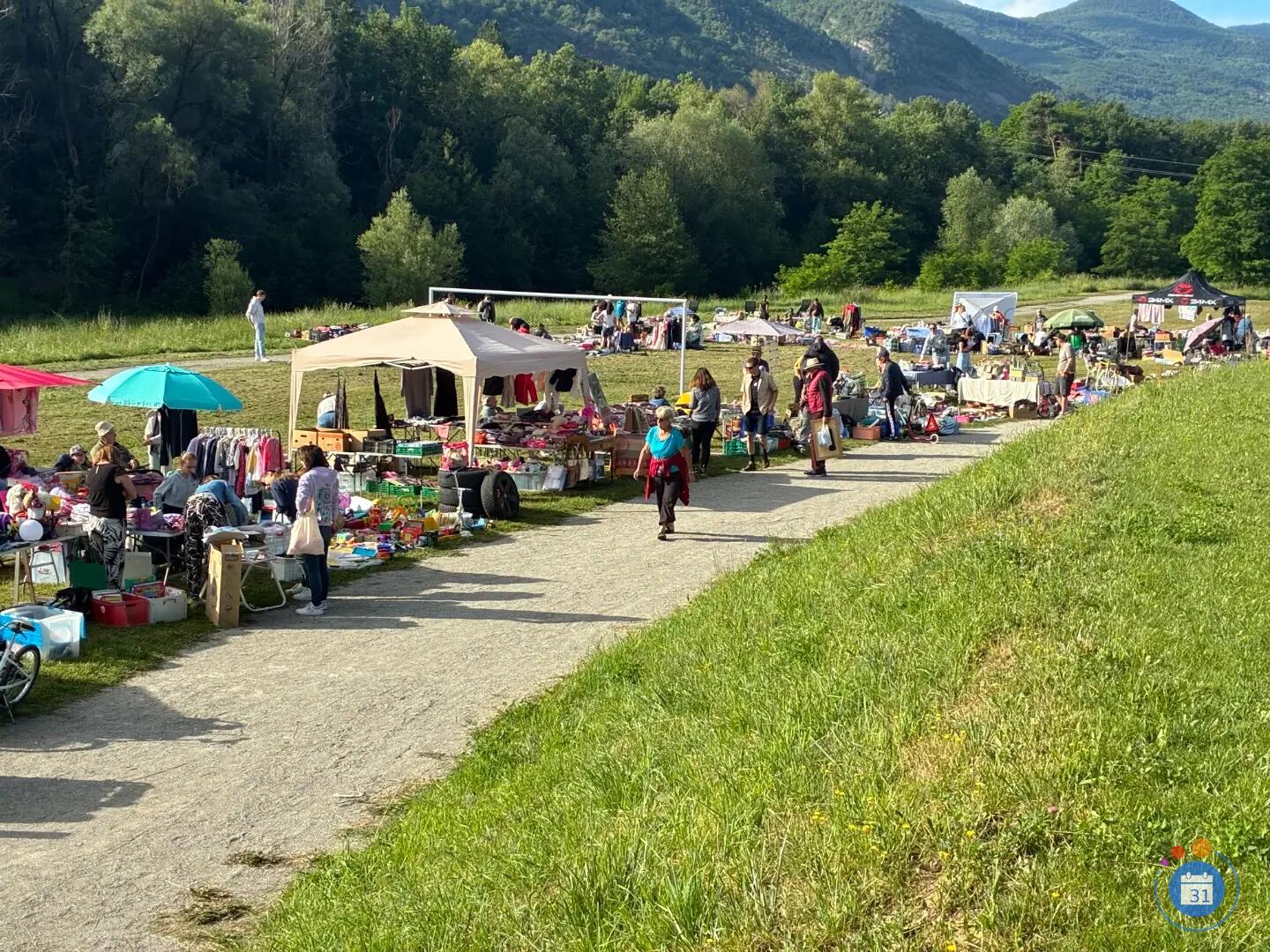 Image Vide grenier (photo 2)