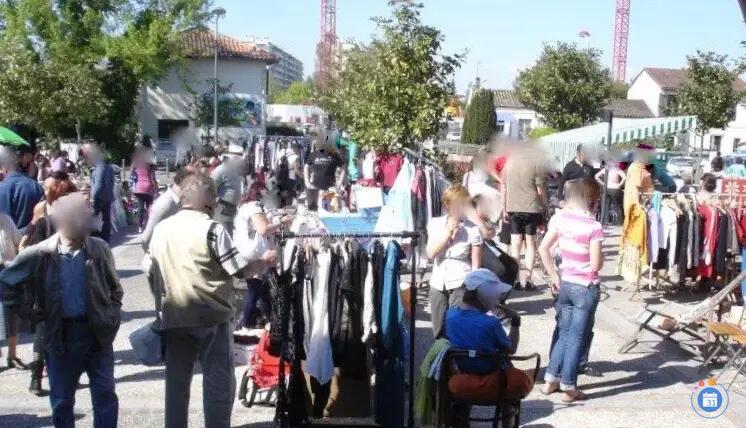 Image vide grenier d'automne (photo 2)