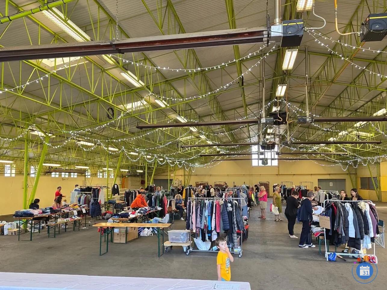 Image Vide dressing enfants et adultes (photo 2)