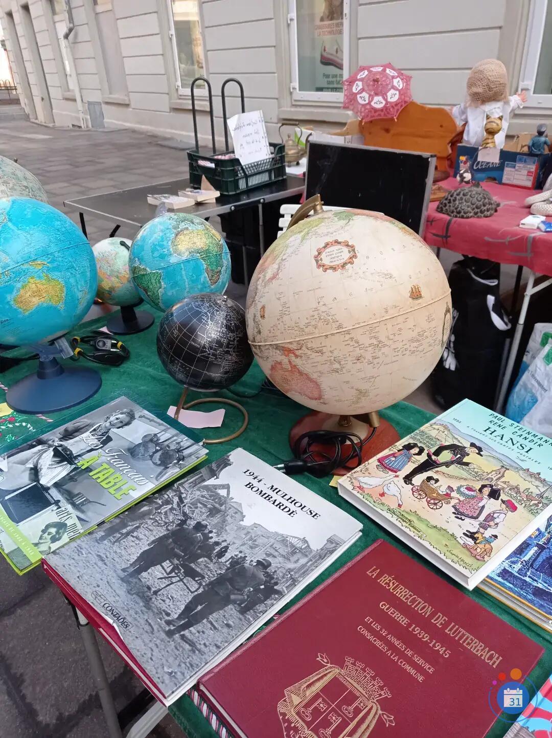 Image Vente livres, cartes postales et timbres (photo 2)