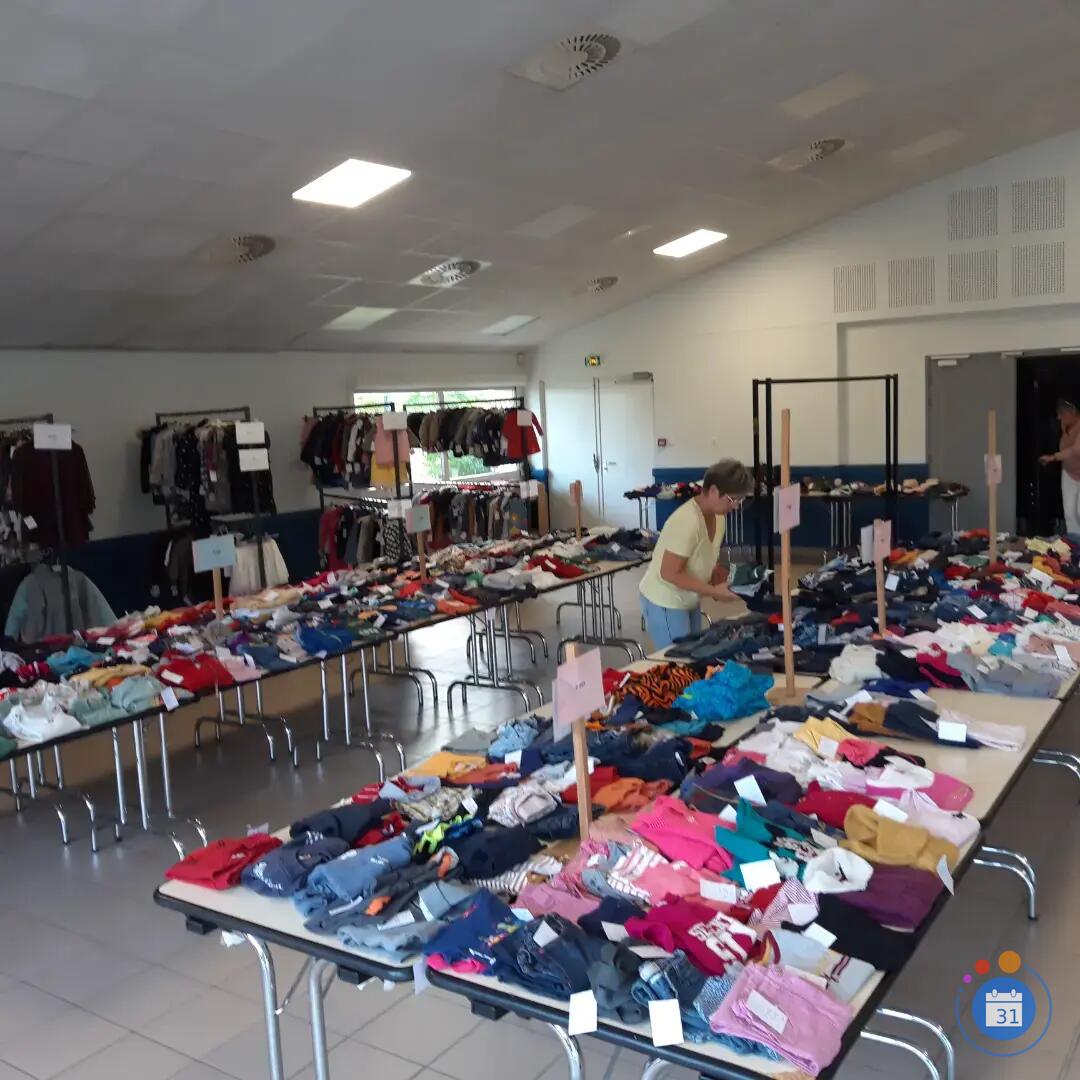 Image Bourse aux vêtements enfants toutes saisons du 02 ans au 16 ans (34) (photo 2)
