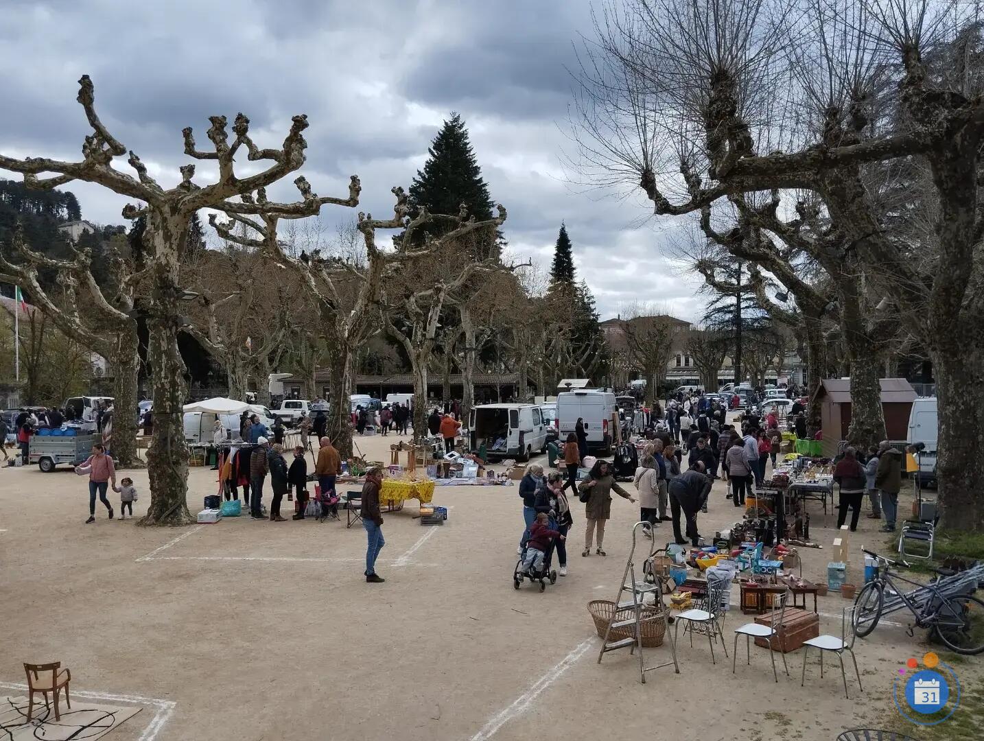 Image Vide greniers organisé par ACAVALS asso des commerçants et artisans valsois (photo 1)