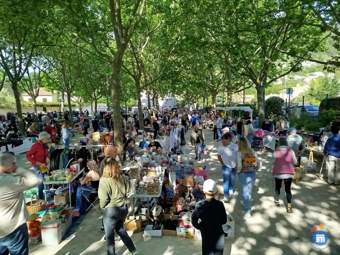 Image Vide grenier de l'Amicale du CCFF/RCSC Toucassins (photo 2)