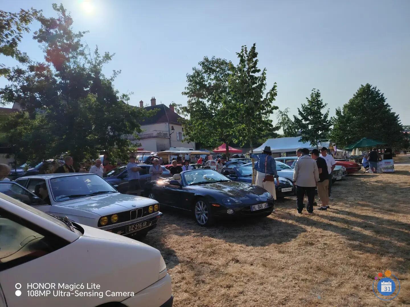 Image vide-grenier de Bonny sur Loire (photo 2)