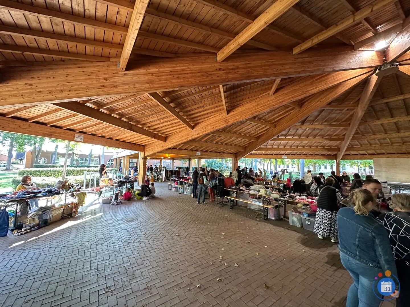Image Bourse aux vêtements et articles de puériculture (photo 1)