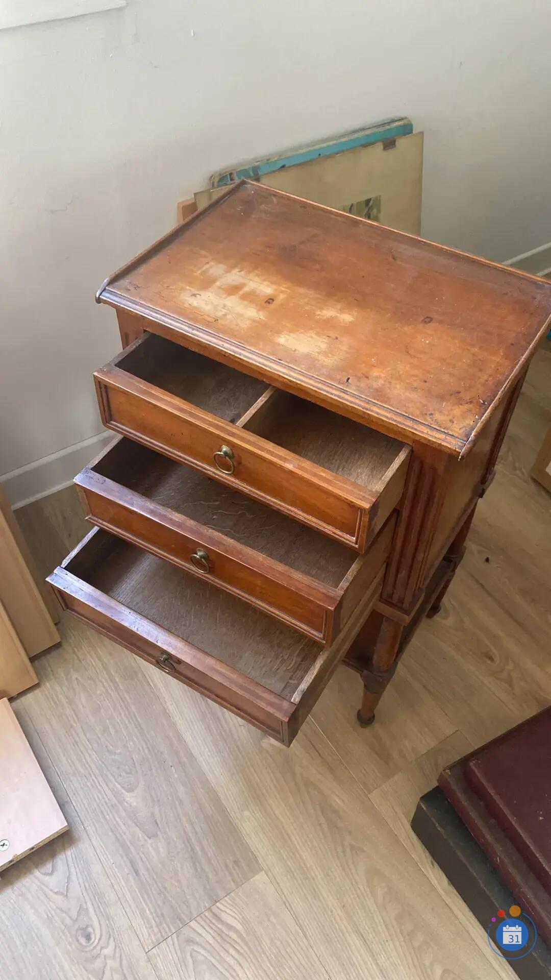 Image Vide-maison à Conches-sur-Gondoire – Meubles, vintage, mobylette, outils & bonne (photo 3)