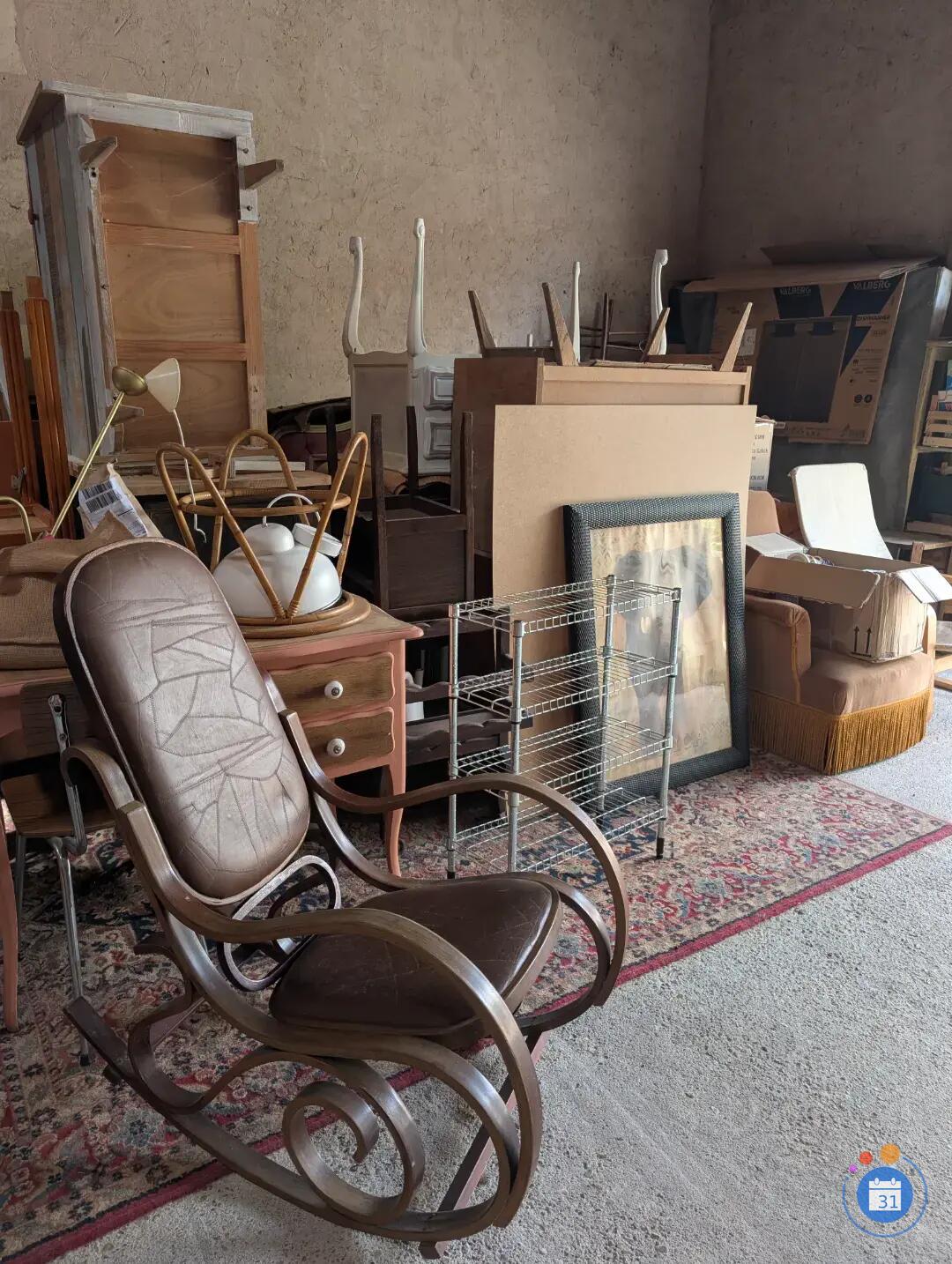 Image Grand vide-chai (80 m²) Trésors vintage, meubles & bibelots ! (photo 2)