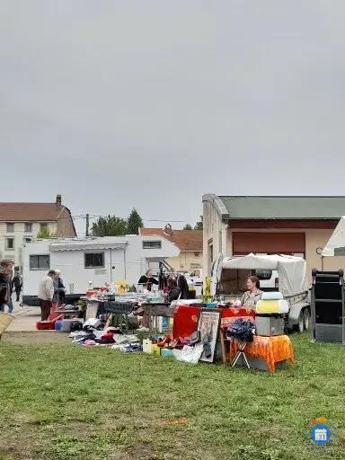 Image Vide grenier (photo 1)