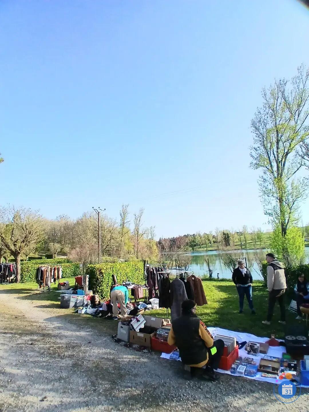 Image vide grenier et portes ouvertes du camping (photo 1)