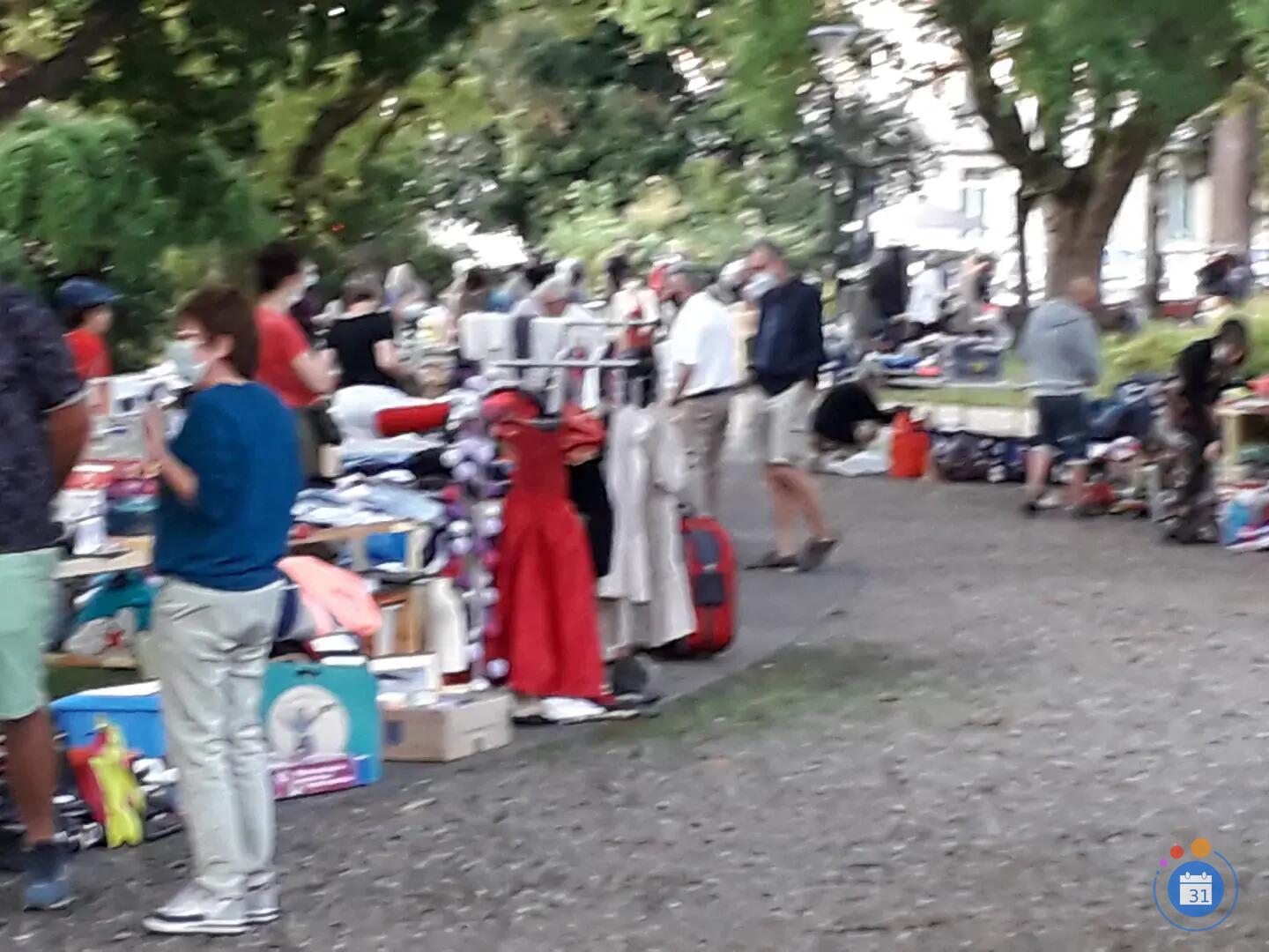 Image Le véritable vide-grenier de Jayan (photo 1)