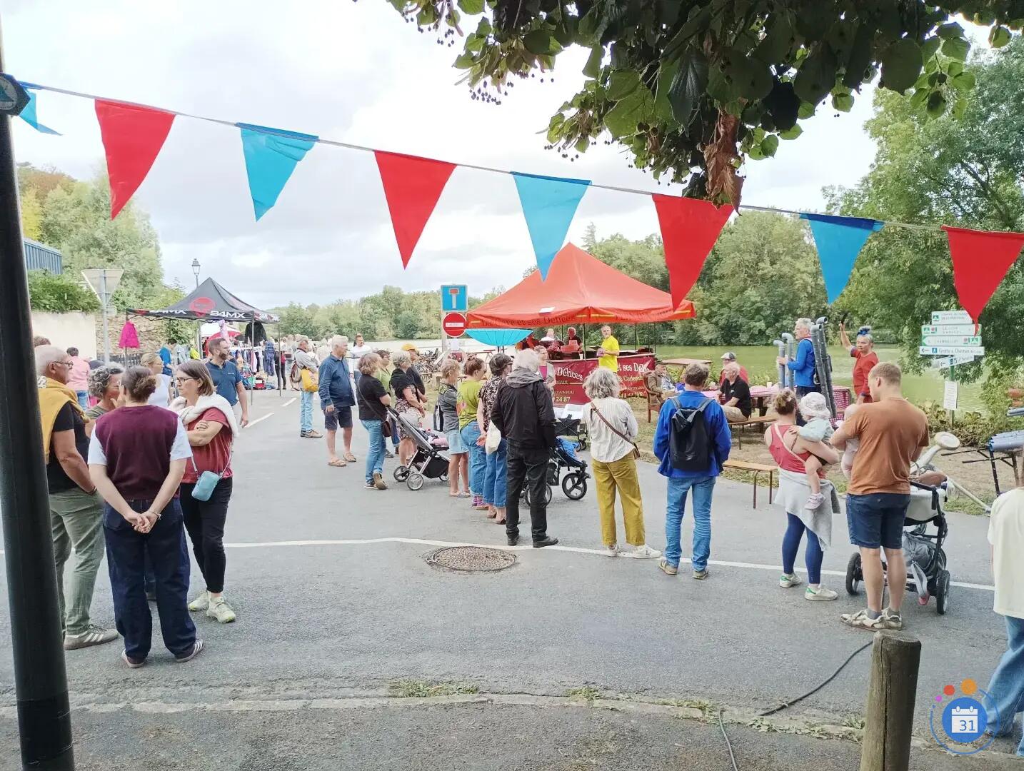 Image Vide-greniers de Montreuil-sur-Maine (photo 2)