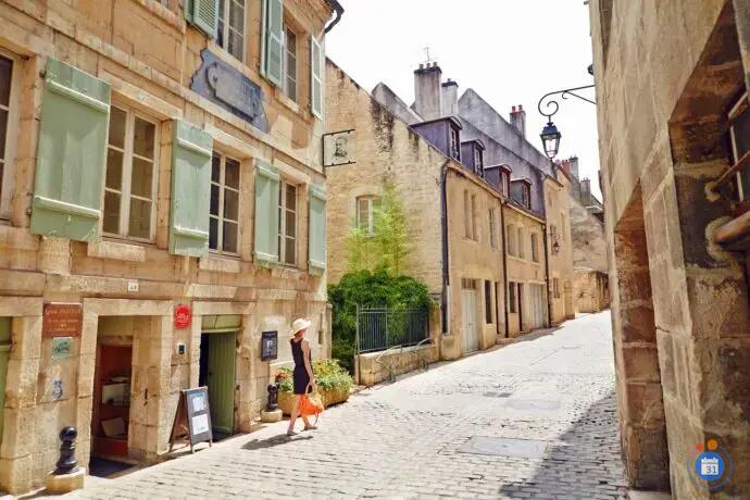 Image Vide grenier rue Louis Pasteur (photo 2)