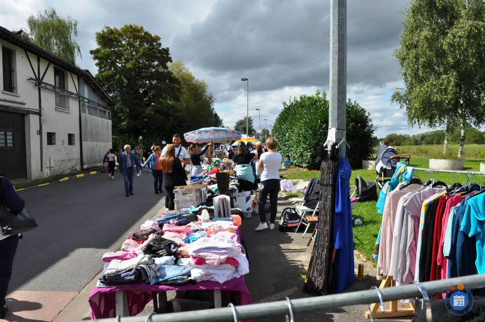 Image Brocante de Conches sur Gondoire (photo 3)
