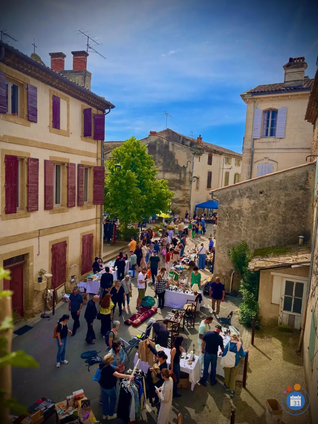 Image Vide Grenier - vieux village- Lauris (photo 2)