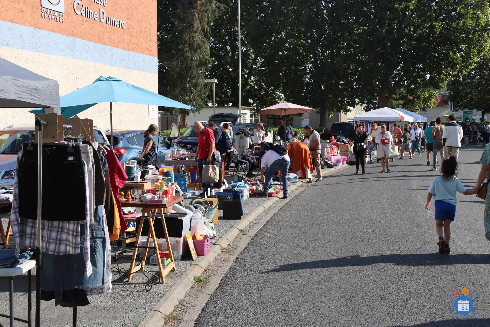 Image Vide greniers / Brocante d'Automne du club de Basket (photo 2)
