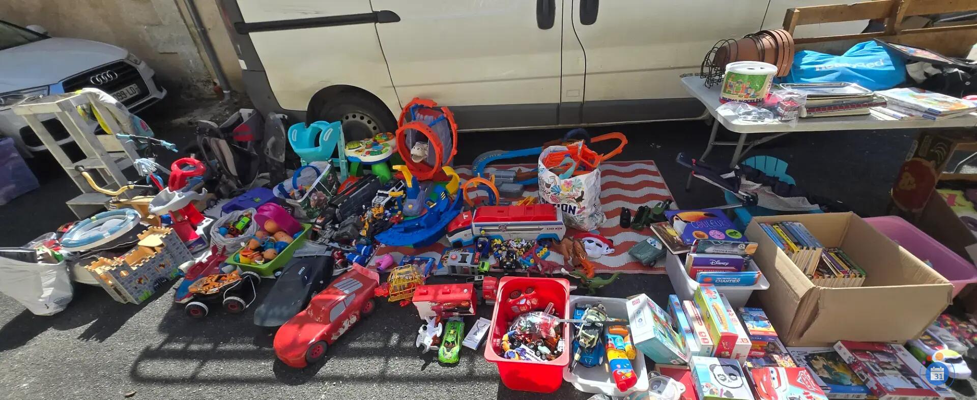 Image Vide grenier lieu dit (photo 1)