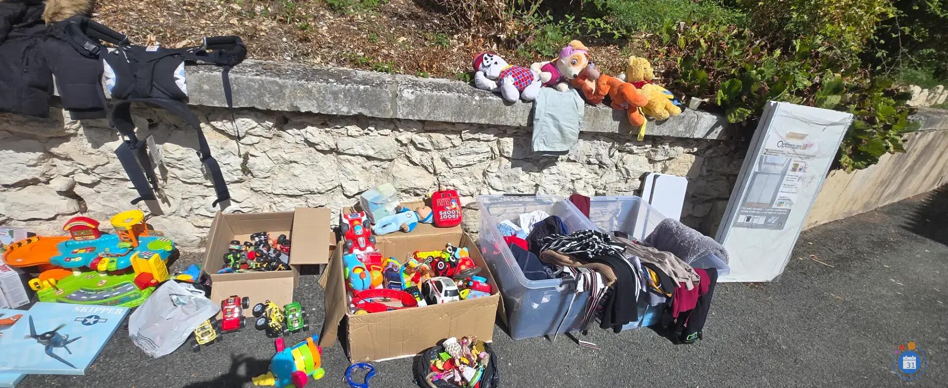 Image Vide grenier lieu dit (photo 3)