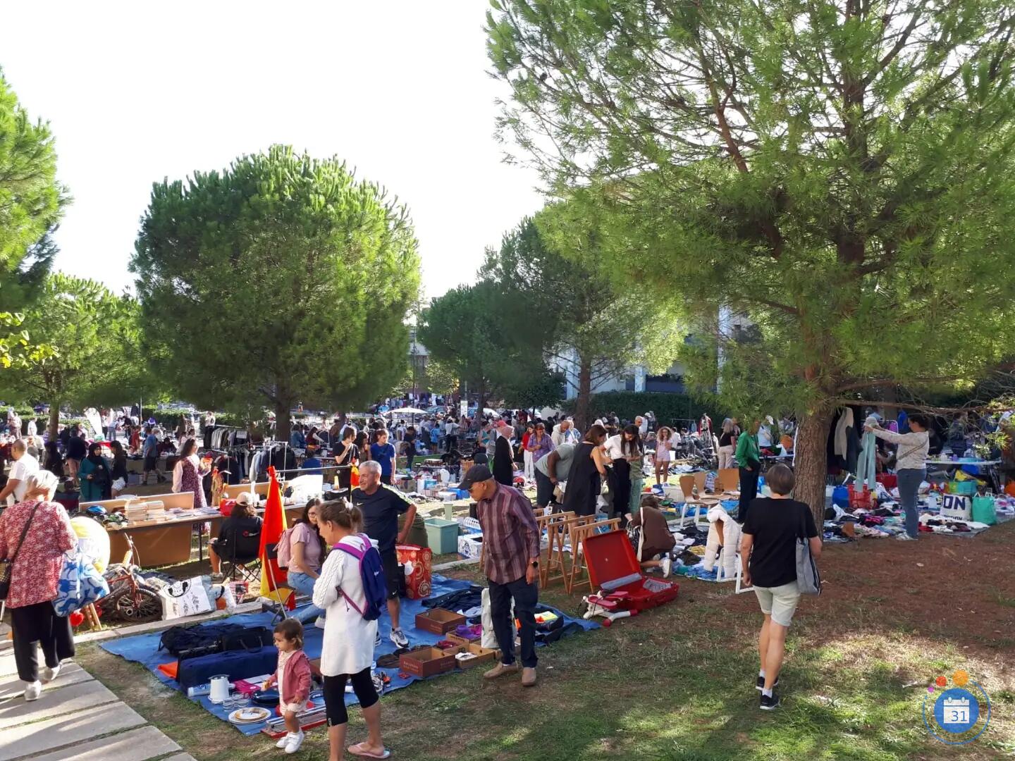 Image Vide grenier d'automne de Malbosc (photo 3)