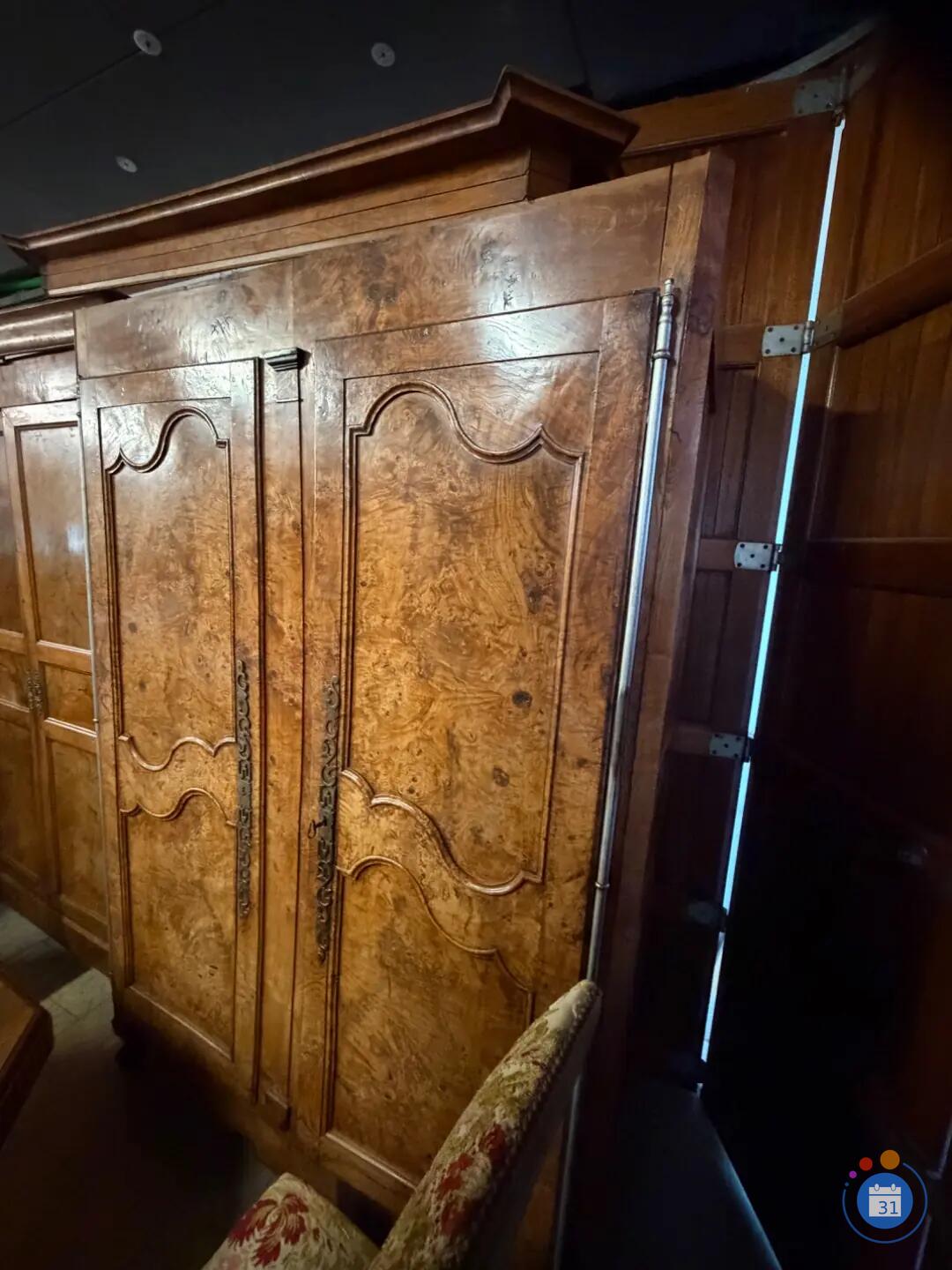 Image Vide maison, meubles anciens, literie, luminaires. … (photo 1)