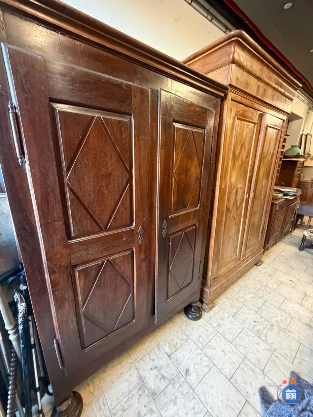 Image Vide maison, meubles anciens, literie, luminaires. … (photo 2)