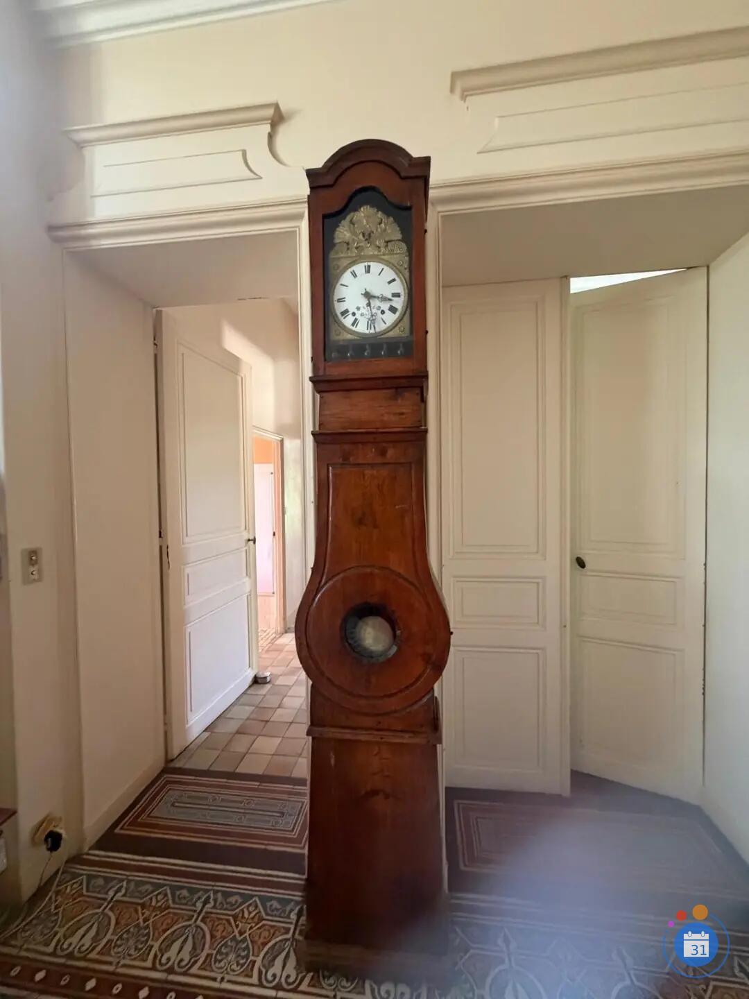 Image Vide maison, meubles anciens, literie, luminaires. … (photo 4)