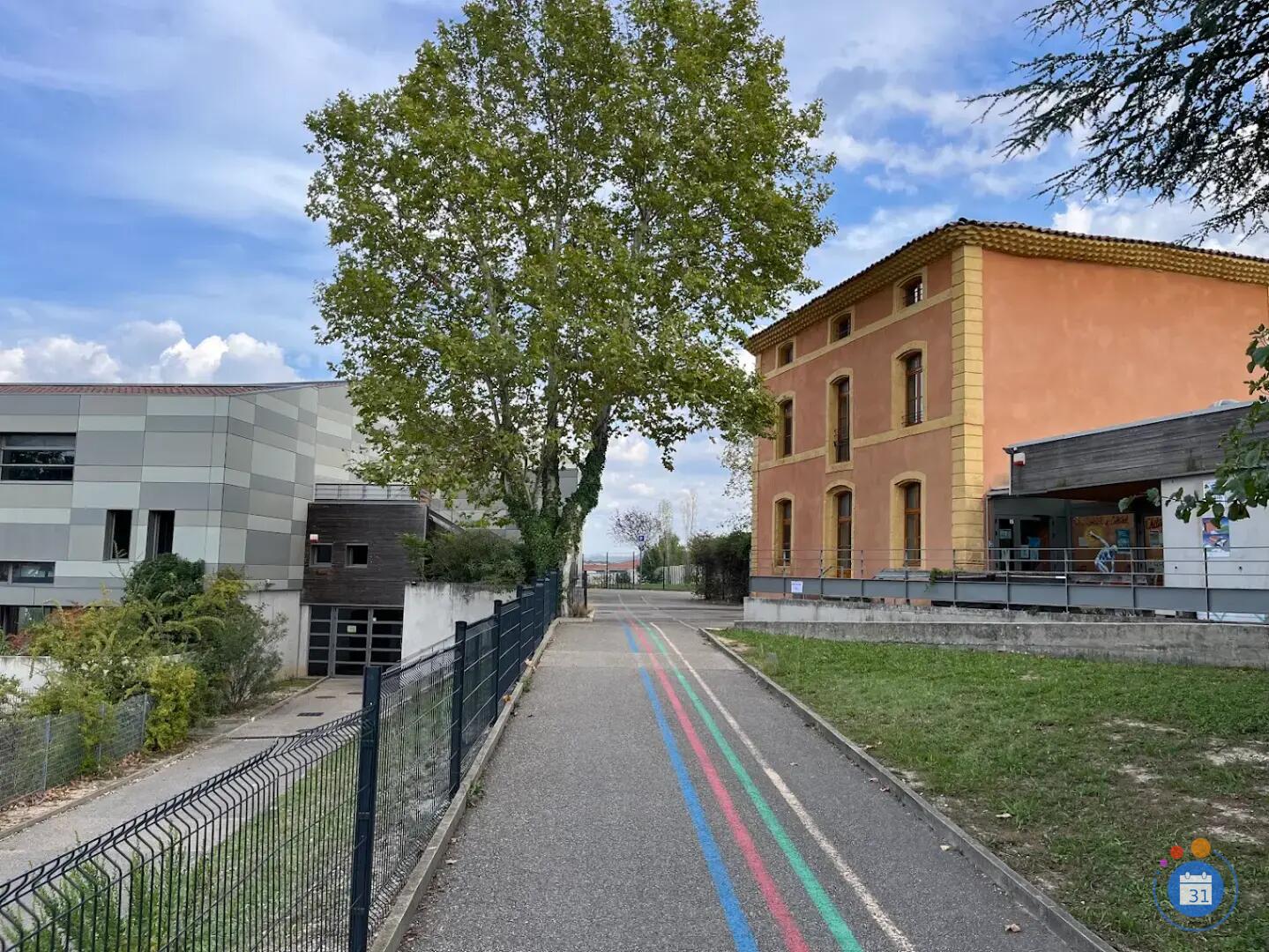 Image Vide poussette - CSC Château de l'Horloge - Relais Petite Enfance (photo 4)