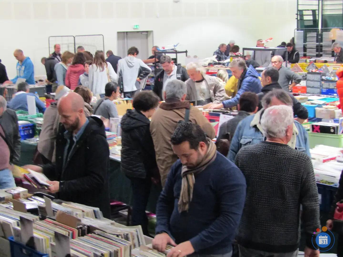 Image BOURSE DE DISQUE, BD et JOUETS ANCIENS (photo 1)