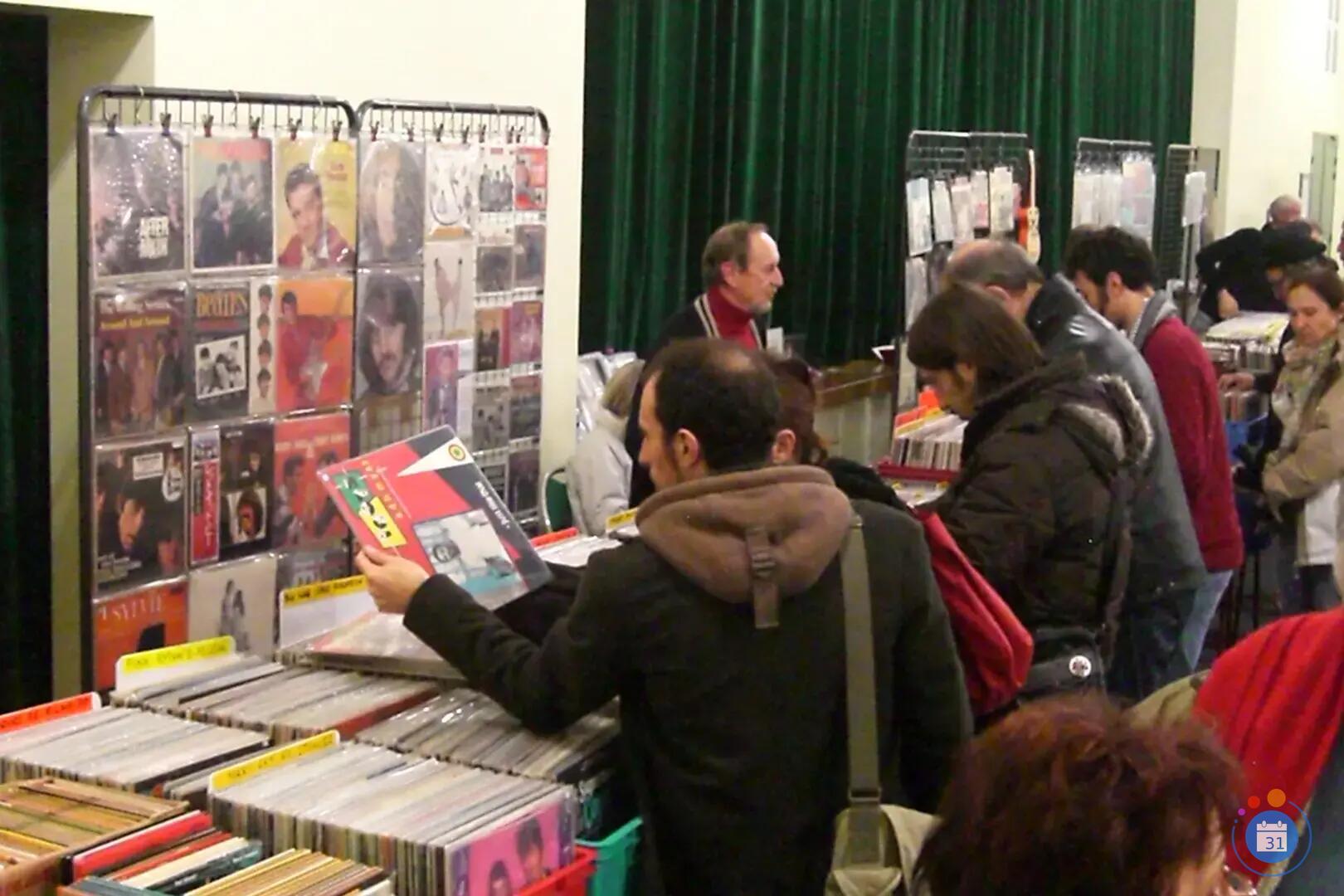 Image BOURSE DE DISQUE, BD et JOUETS ANCIENS (photo 3)