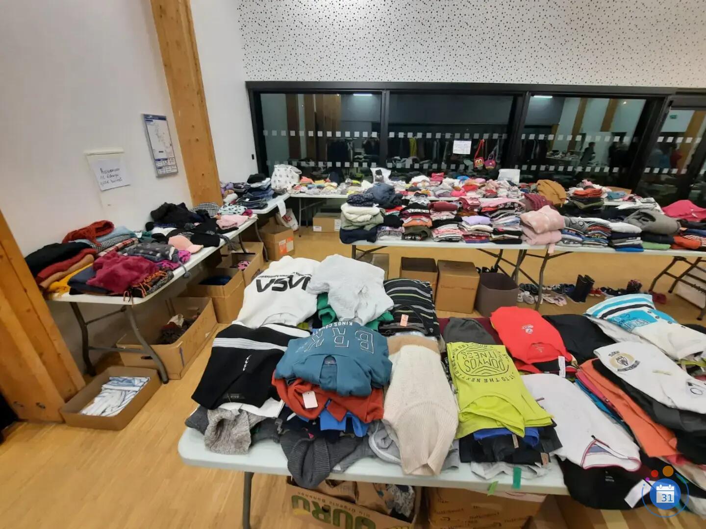 Image Foire aux vêtements et aux livres (photo 1)