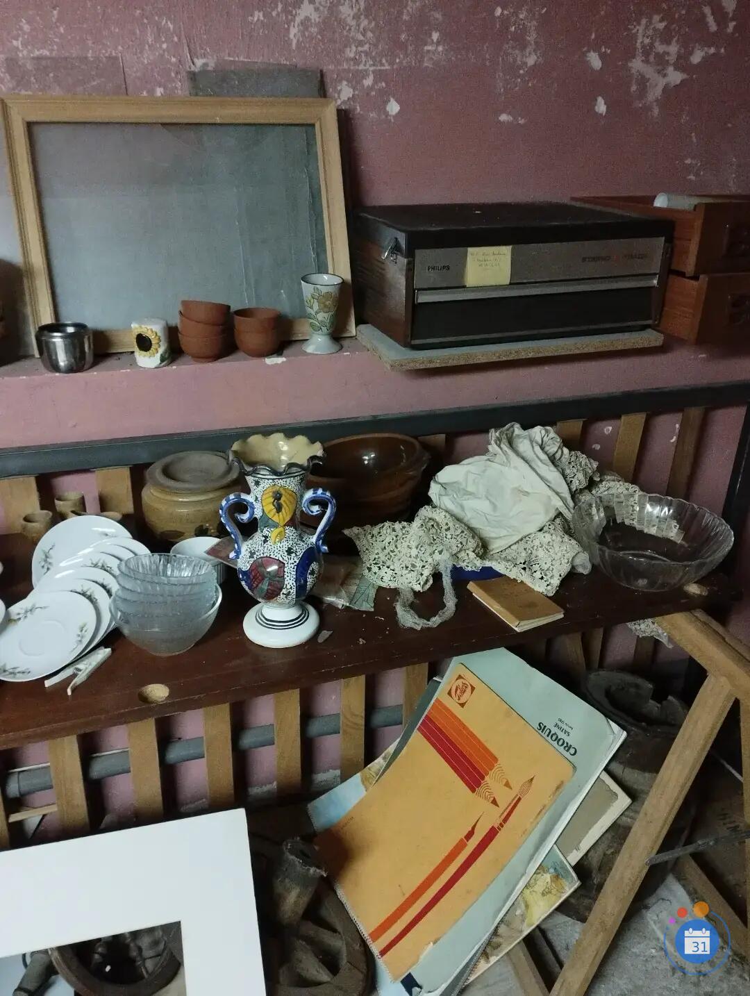 Image Vide maison. Vous prenez et payer ce que vous voulez. Sauf 2 ou 3 articles. (photo 1)
