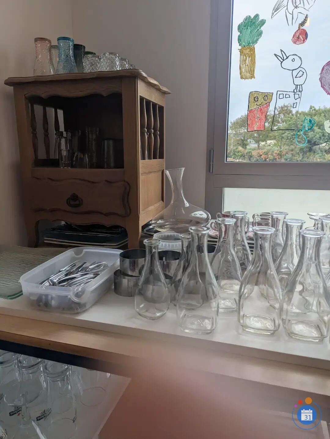 Image Vide maison (vaiselle, ustensiles cuisine, verres, petit électroménager...) (photo 2)