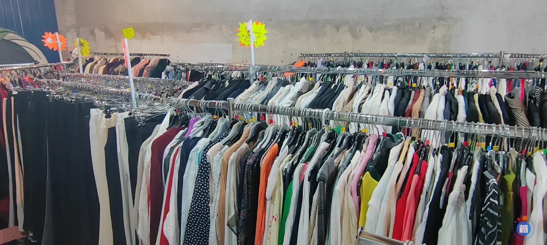 Image 📣 CE WEEK-END À BAYONNE – GRANDE BRADERIE VÊTEMENTS VINTAGE FEMME NEUFS (photo 2)