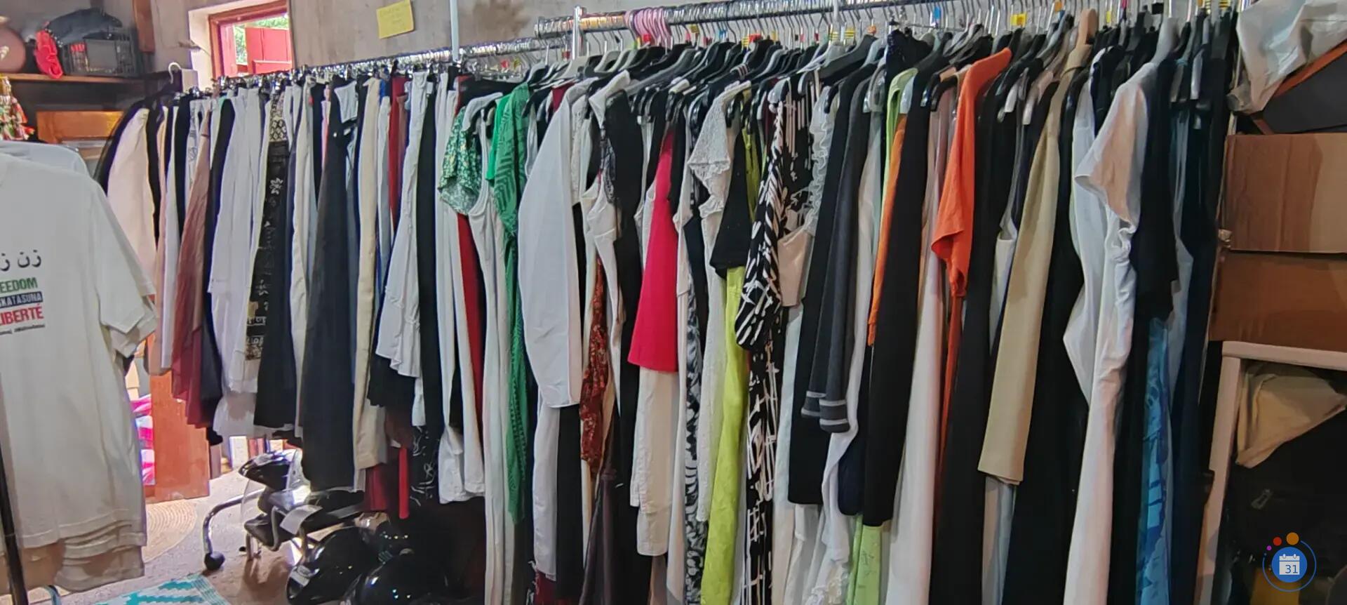 Image 📣 CE WEEK-END À BAYONNE – GRANDE BRADERIE VÊTEMENTS VINTAGE FEMME NEUFS (photo 3)